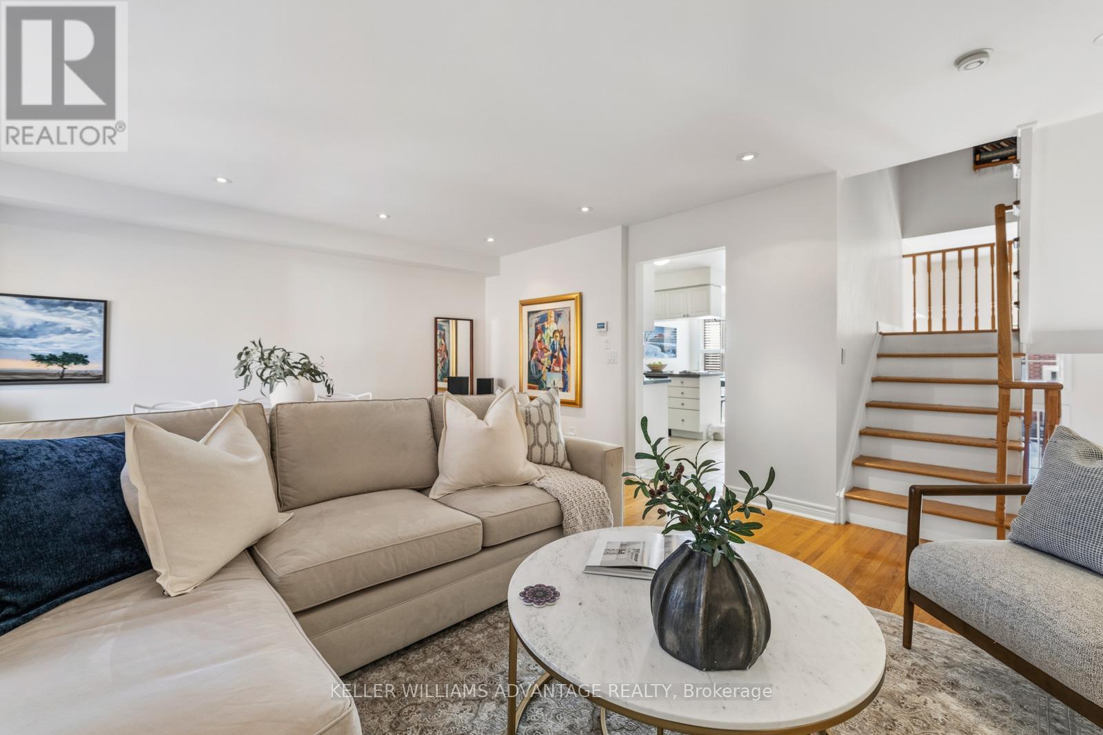 14 Fitzgerald Mews, Toronto, Ontario  M4L 3X3 - Photo 4 - E12820396