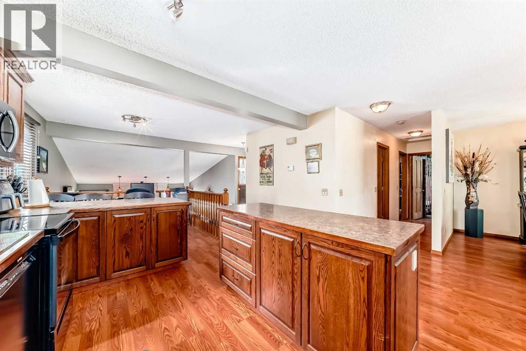 22 Glenhill Drive, Cochrane, Alberta  T4C 1G8 - Photo 7 - A2287701