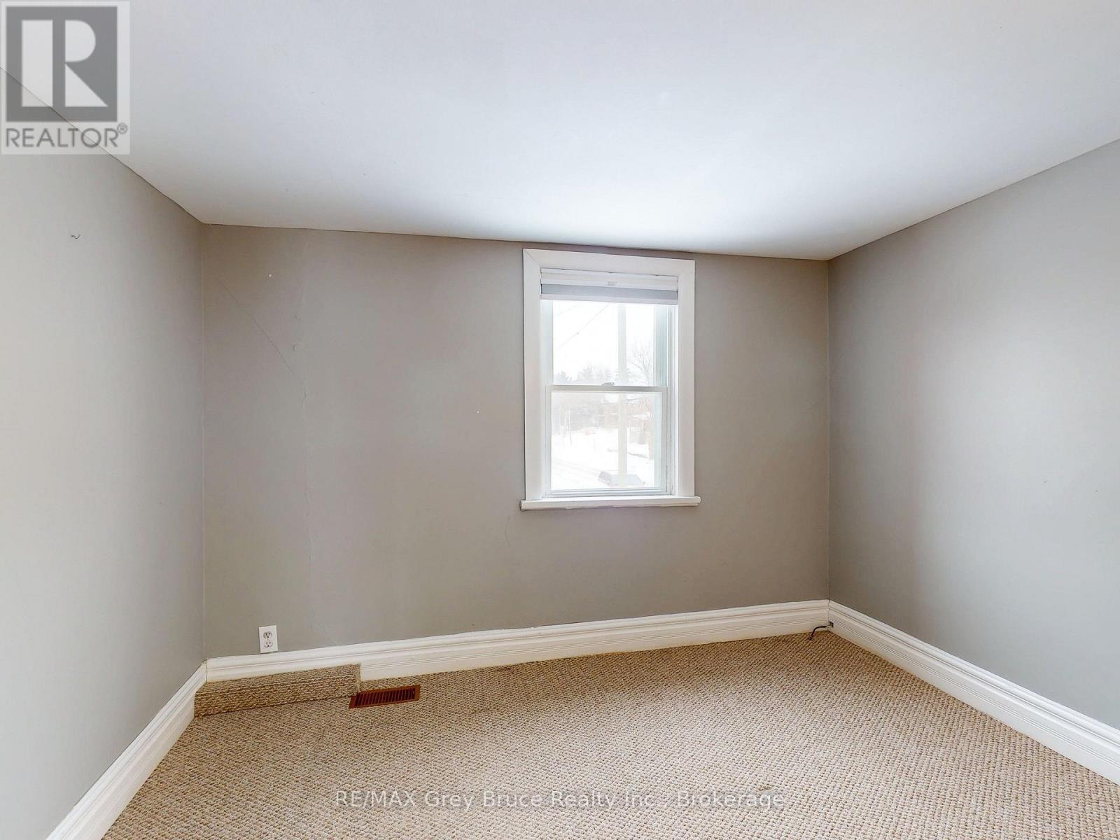 690 8th Street E, Owen Sound, Ontario  N4K 1L8 - Photo 23 - X12817154