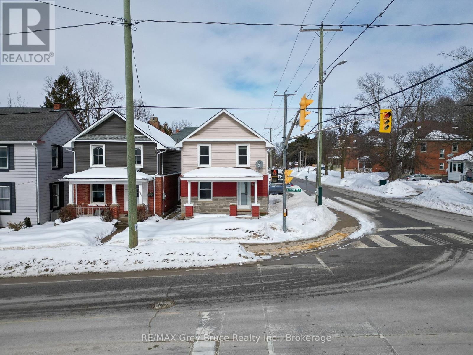 690 8th Street E, Owen Sound, Ontario  N4K 1L8 - Photo 4 - X12817154