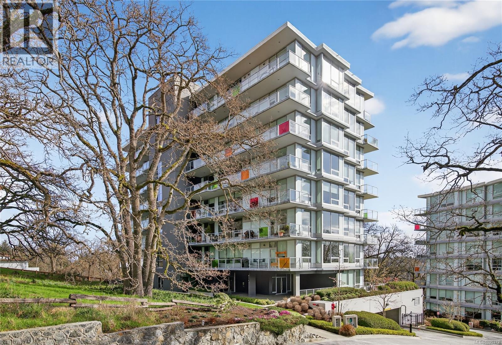 602 4011 Rainbow Hill Lane, Saanich, British Columbia