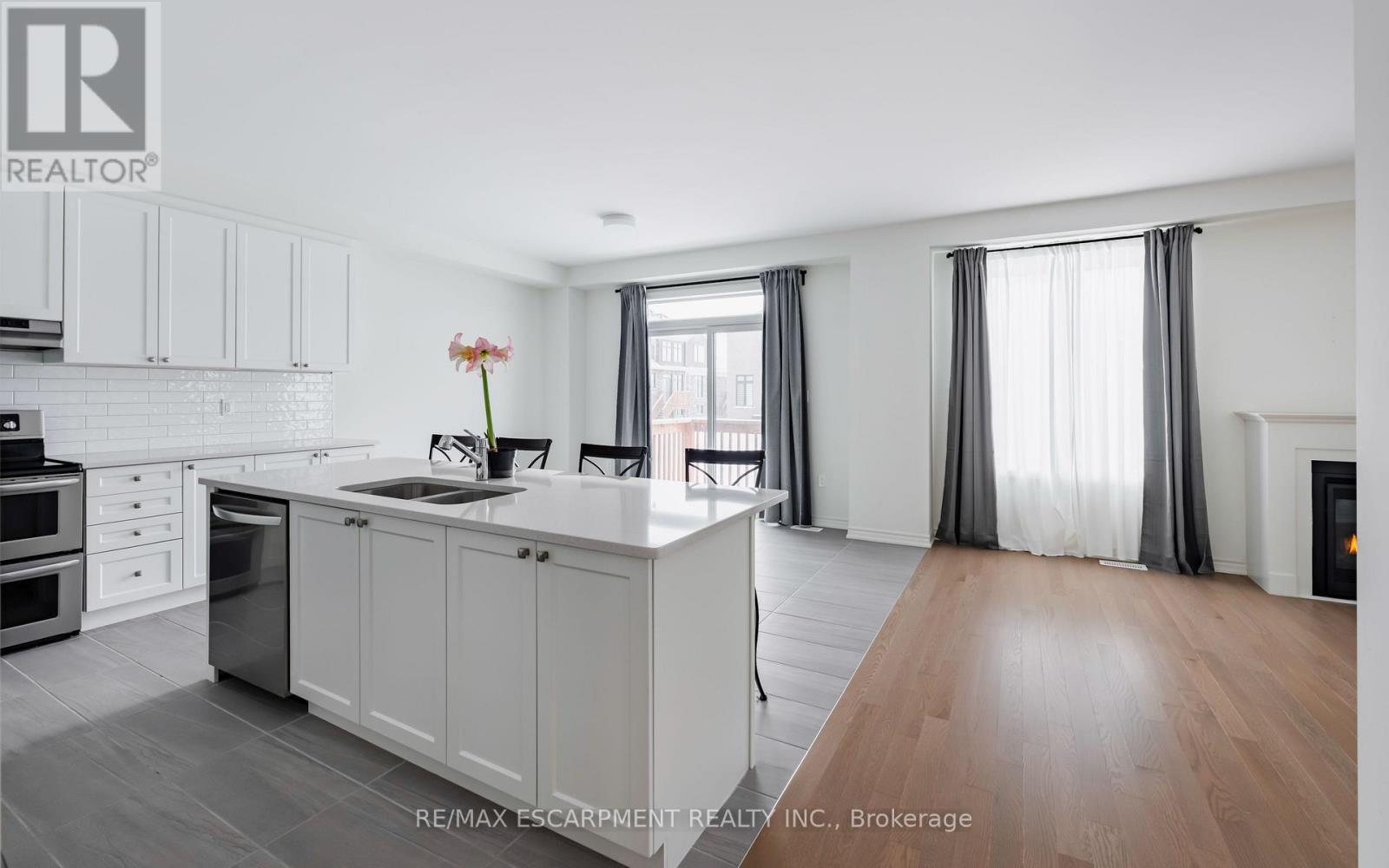 48 Sparrow Way, Adjala-Tosorontio (Colgan), Ontario  L0G 1W0 - Photo 12 - N12820248