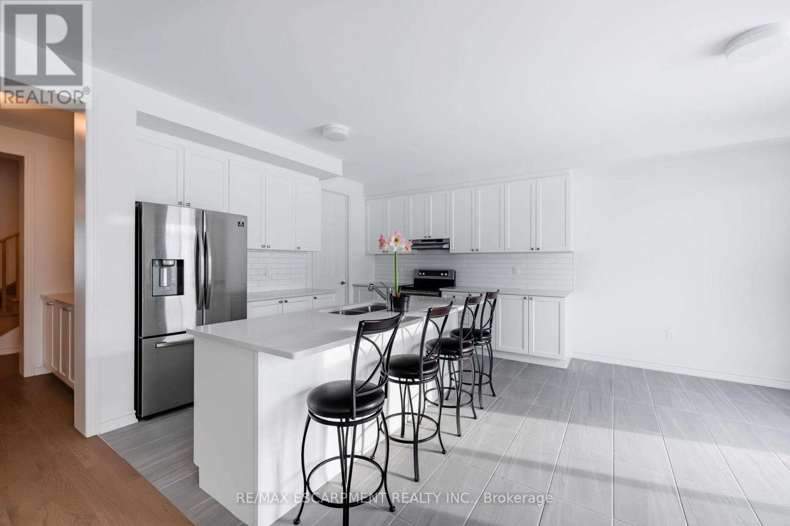 48 Sparrow Way, Adjala-Tosorontio (Colgan), Ontario  L0G 1W0 - Photo 14 - N12820248