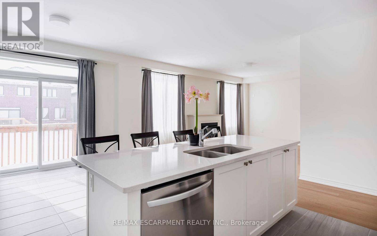 48 Sparrow Way, Adjala-Tosorontio (Colgan), Ontario  L0G 1W0 - Photo 18 - N12820248