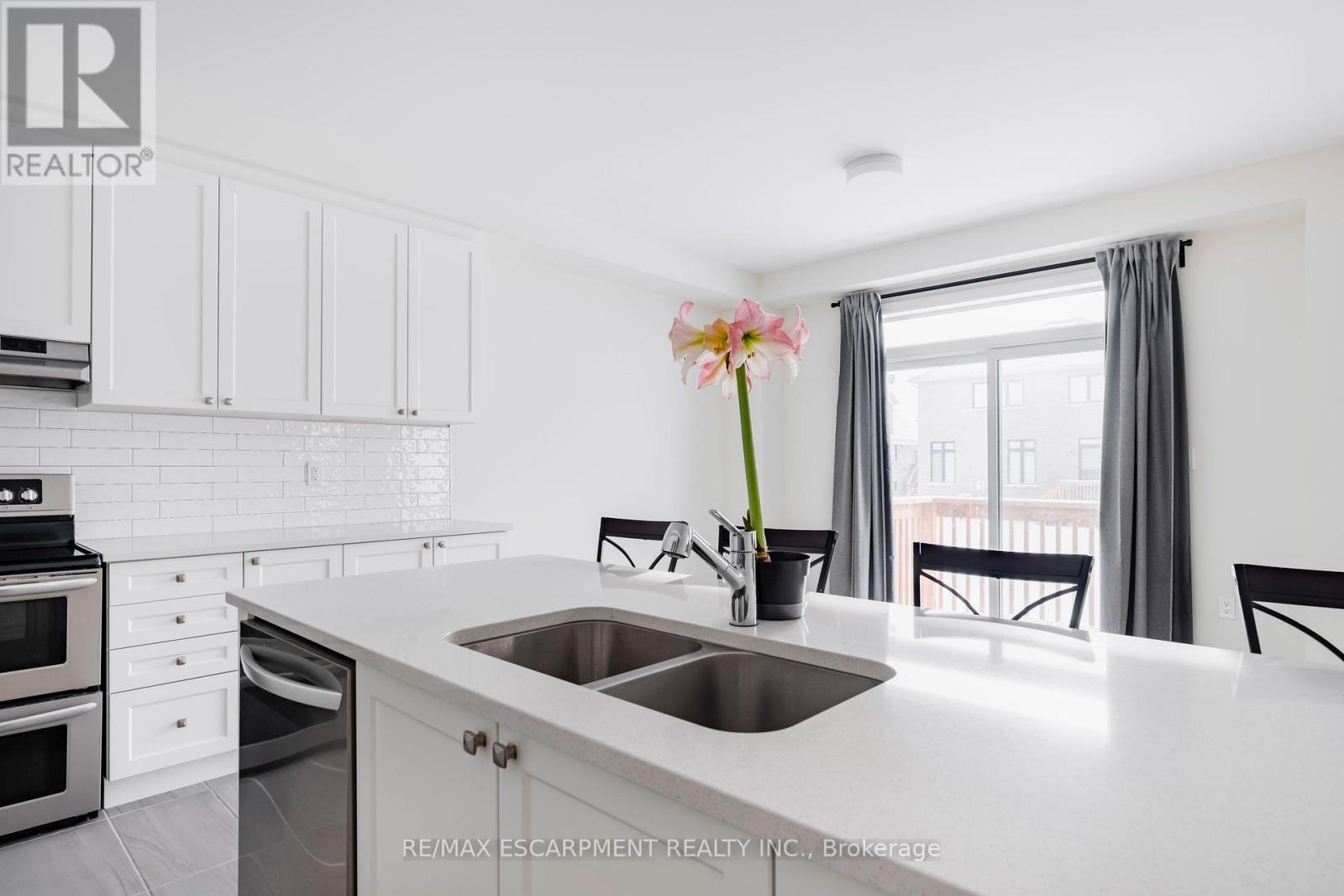 48 Sparrow Way, Adjala-Tosorontio (Colgan), Ontario  L0G 1W0 - Photo 19 - N12820248