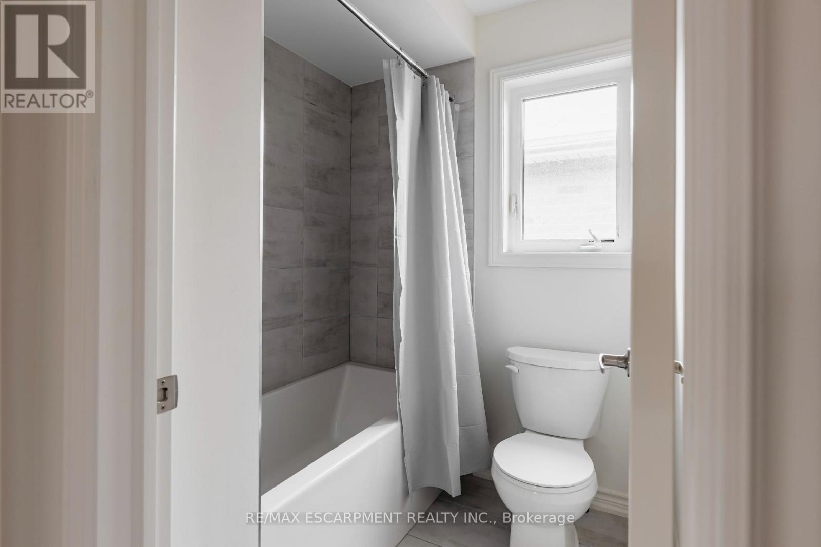 48 Sparrow Way, Adjala-Tosorontio (Colgan), Ontario  L0G 1W0 - Photo 29 - N12820248