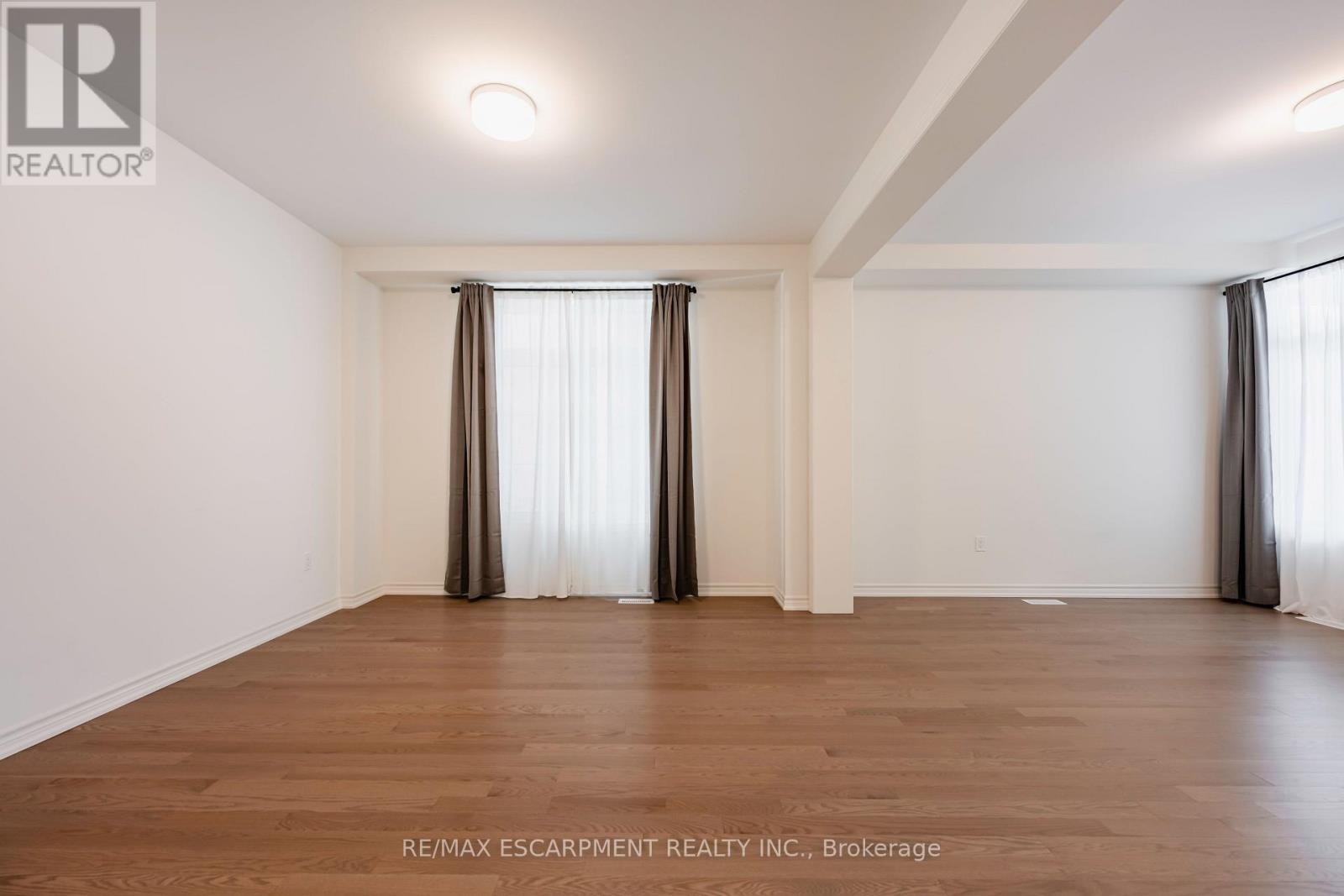 48 Sparrow Way, Adjala-Tosorontio (Colgan), Ontario  L0G 1W0 - Photo 8 - N12820248