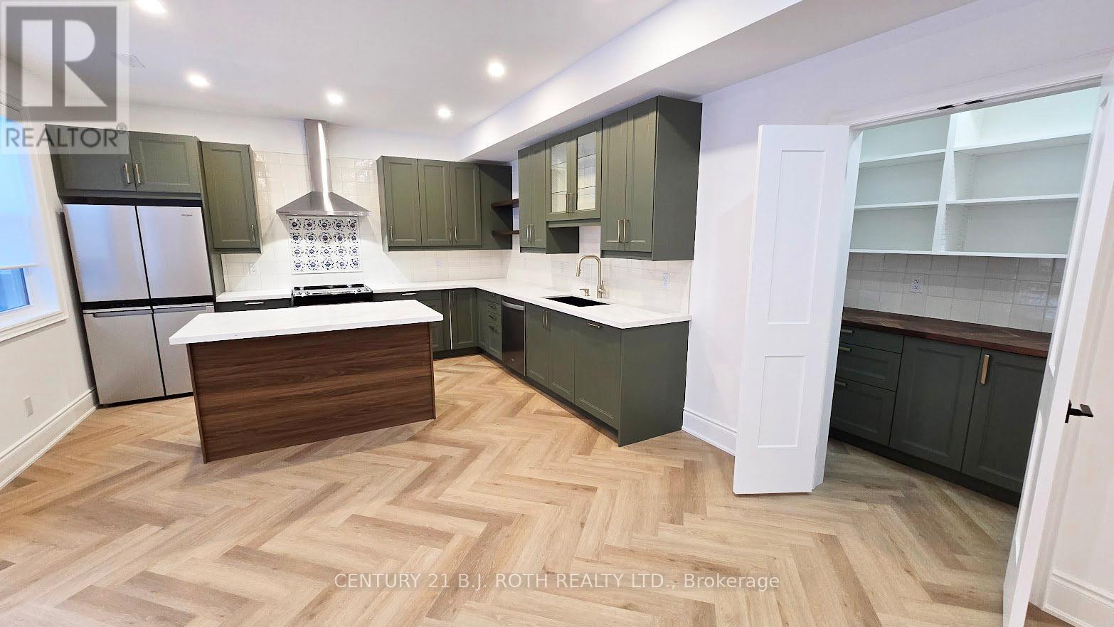 Upper - 42 Calverley Street, Orillia, Ontario  L3V 3T5 - Photo 5 - S12820420