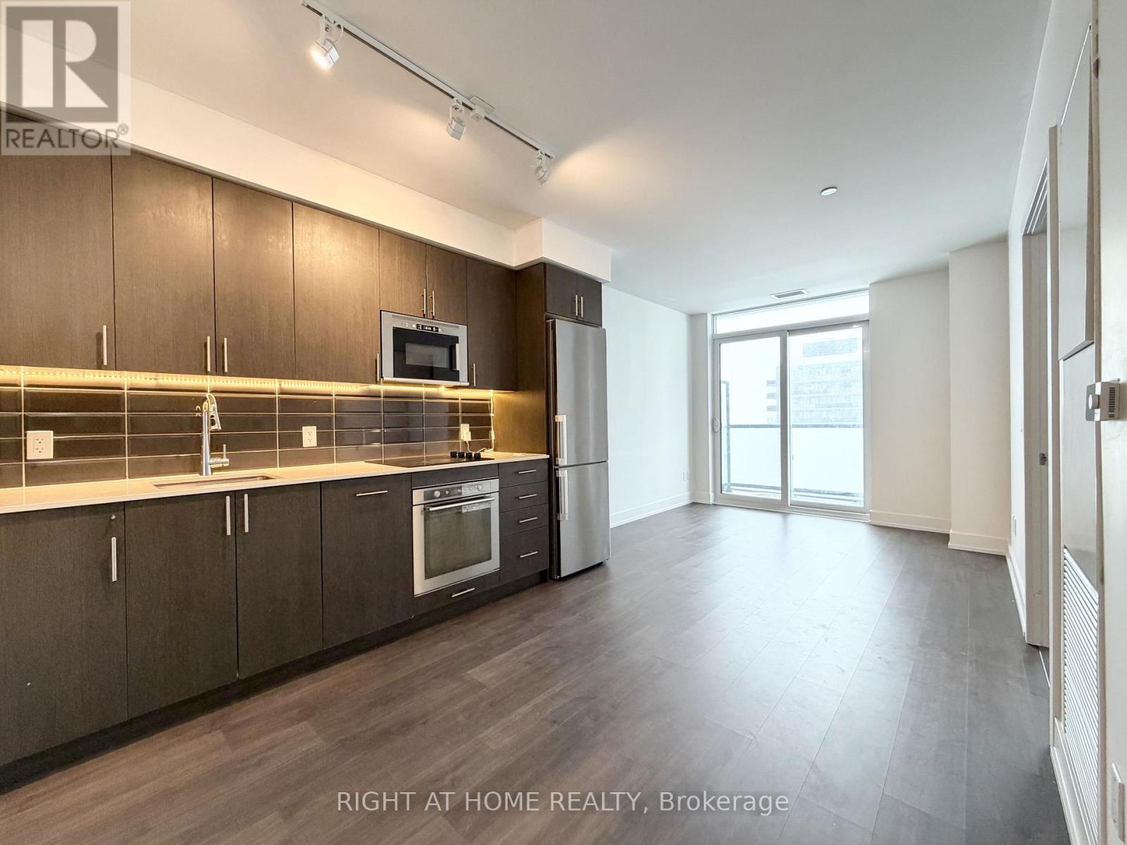 1713 - 2550 Simcoe Street N, Oshawa, Ontario  L1L 0R5 - Photo 2 - E12730000