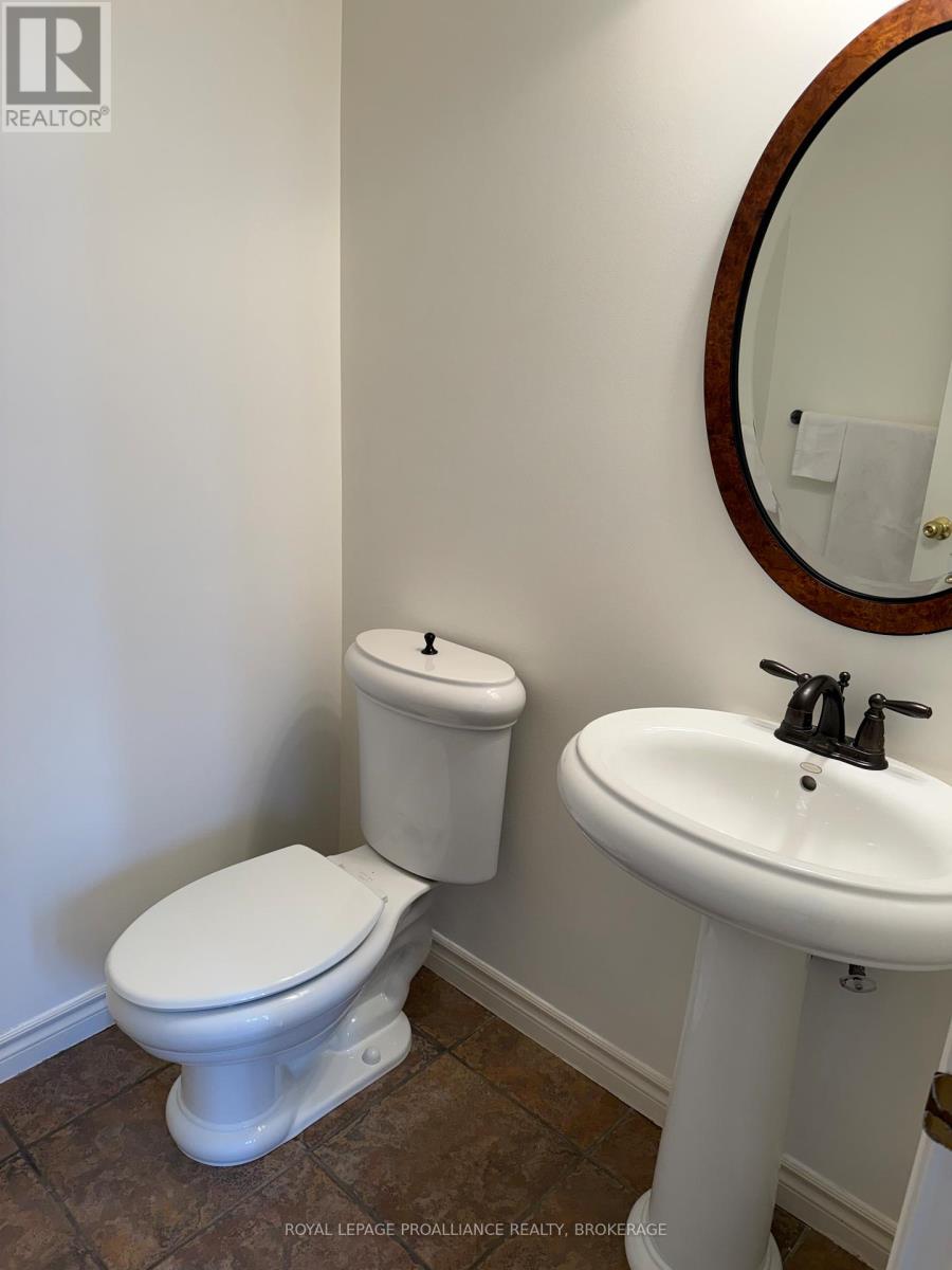 39 Mowat Avenue, Kingston, Ontario  K7M 8Y8 - Photo 4 - X12817964