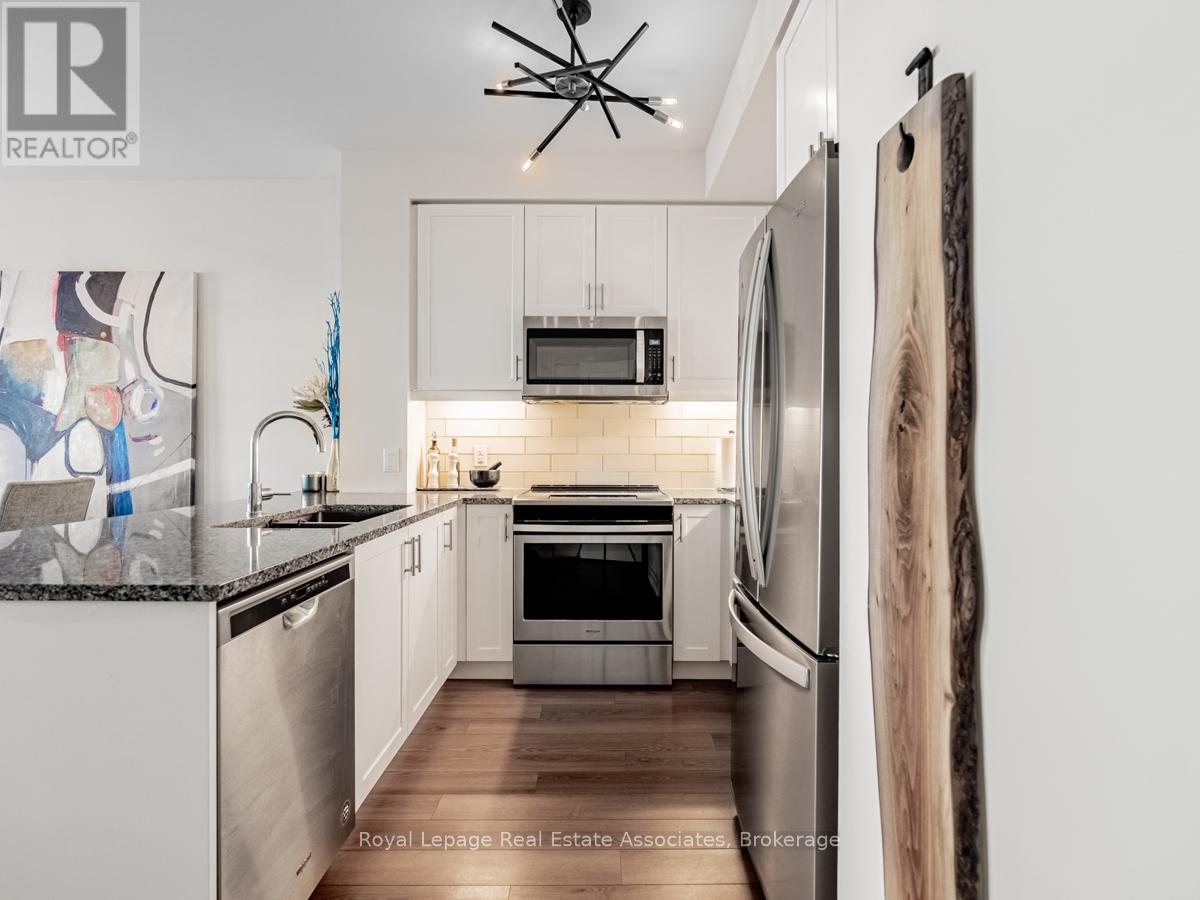 511 - 657 Cricklewood Drive, Mississauga, Ontario  L5G 0B8 - Photo 8 - W12820298