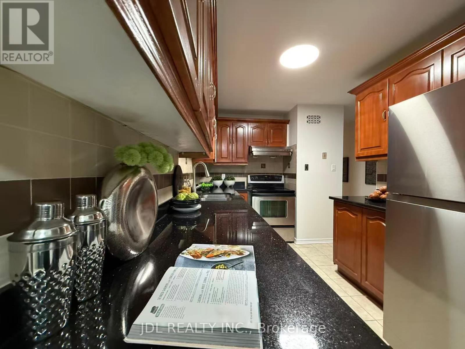 112 - 2205 South Millway, Mississauga, Ontario L5L 3T2 - Photo 18 - W12820350