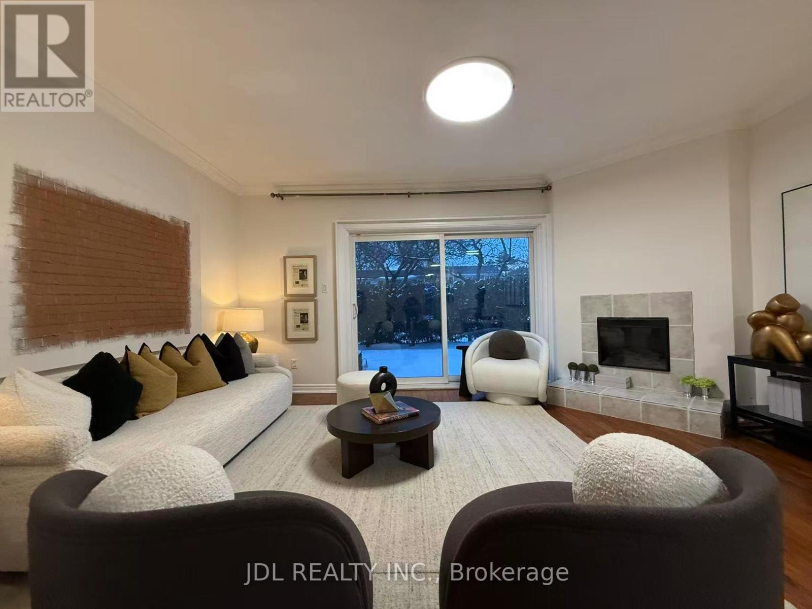 112 - 2205 South Millway, Mississauga, Ontario L5L 3T2 - Photo 3 - W12820350