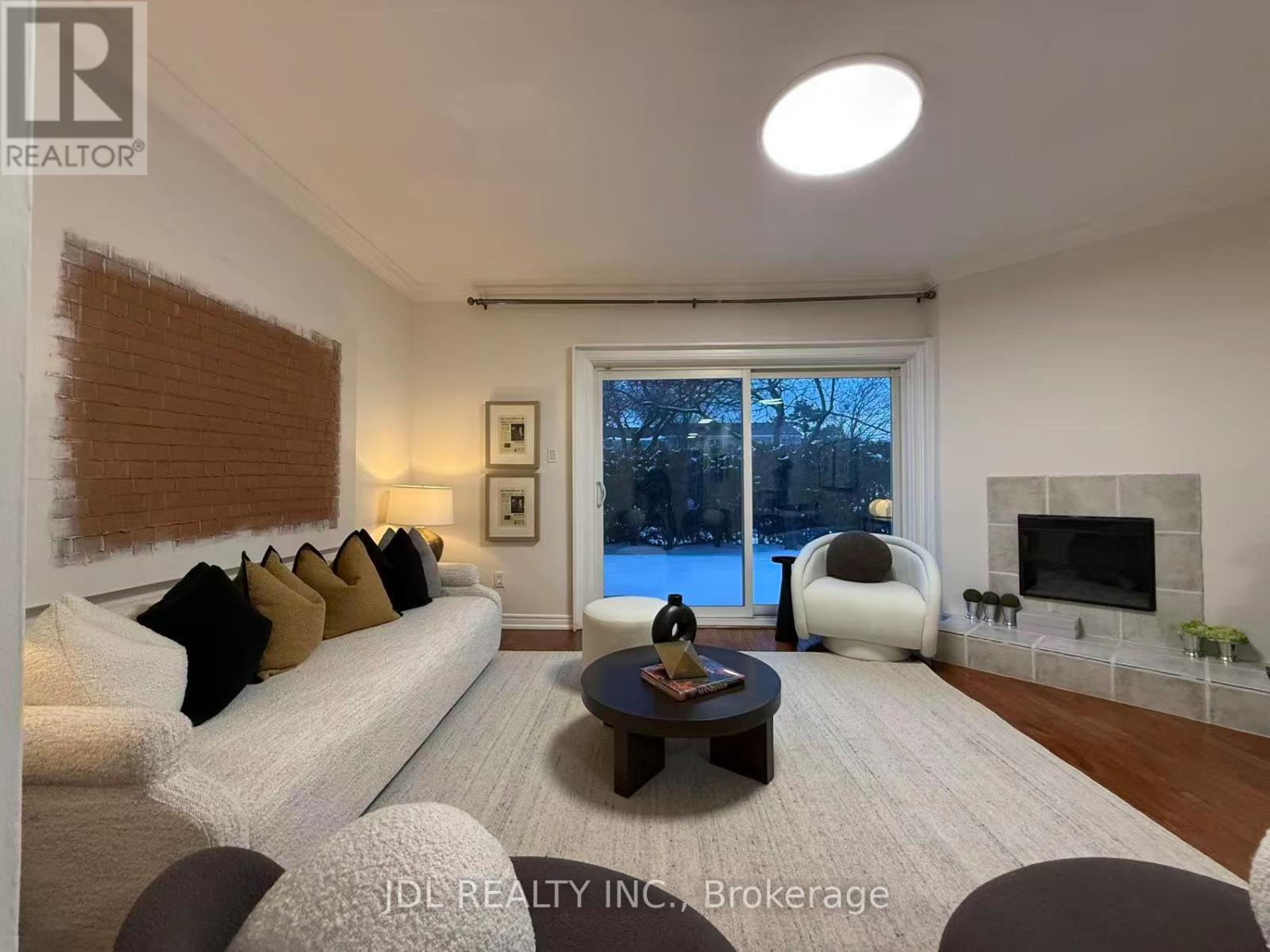 112 - 2205 South Millway, Mississauga, Ontario L5L 3T2 - Photo 4 - W12820350