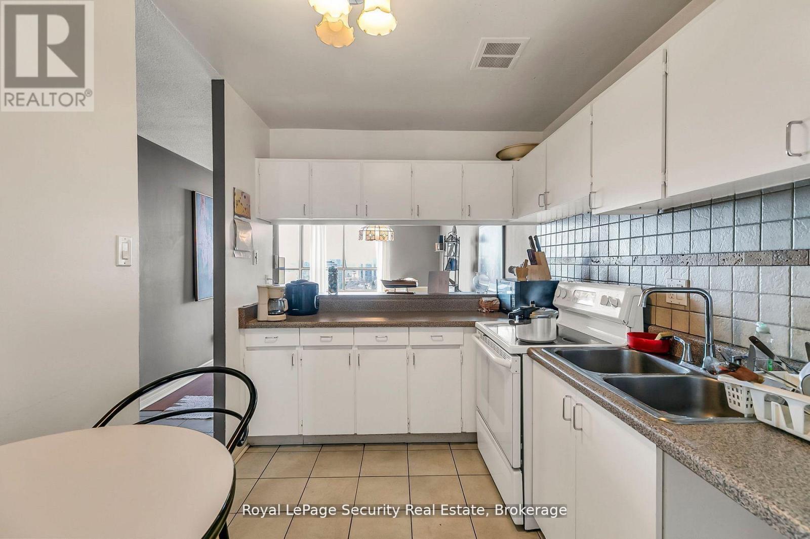 2413 - 10 Martha Eaton Way, Toronto, Ontario  M6M 5B3 - Photo 12 - W12820364