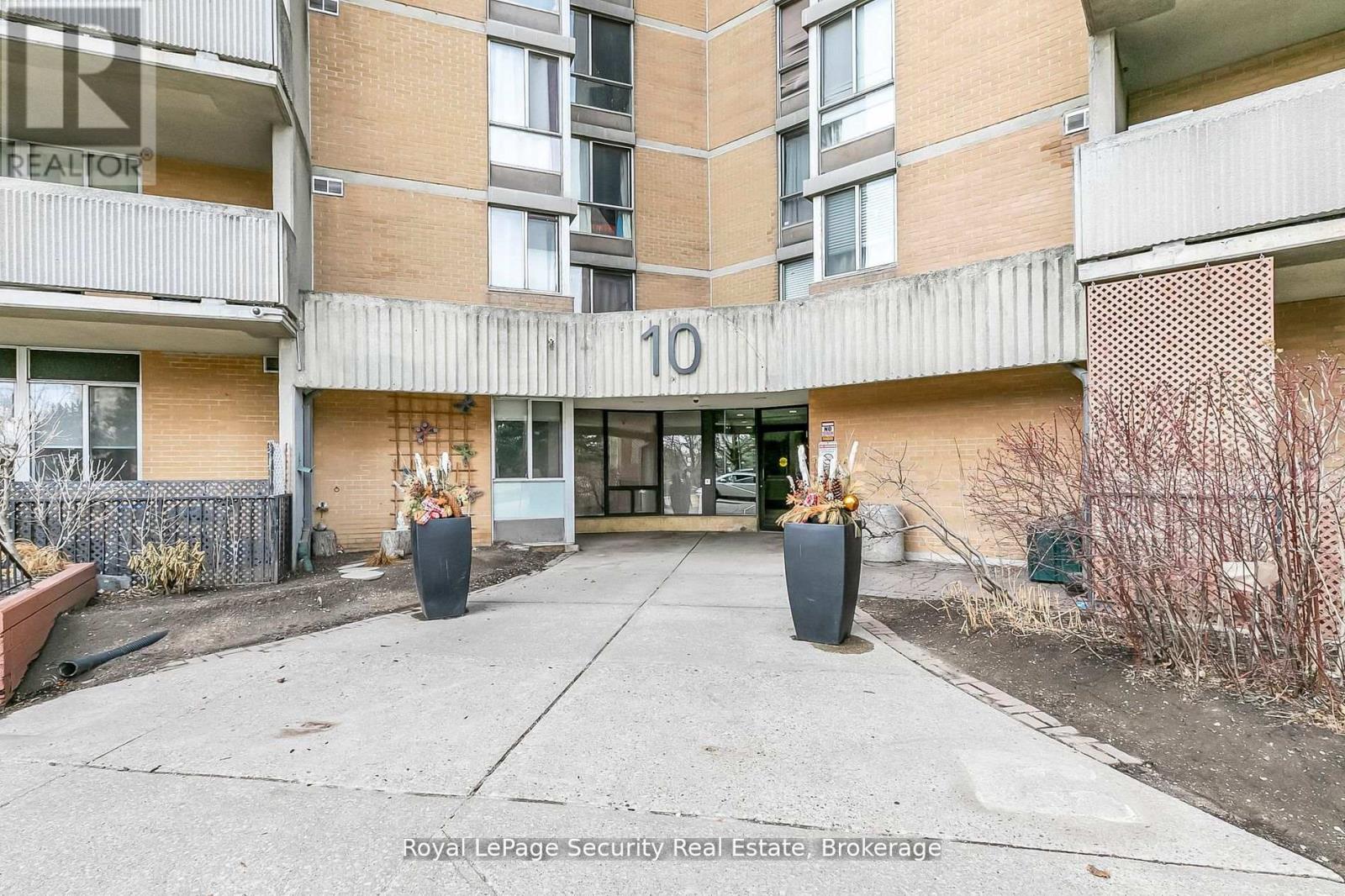 2413 - 10 Martha Eaton Way, Toronto, Ontario  M6M 5B3 - Photo 2 - W12820364
