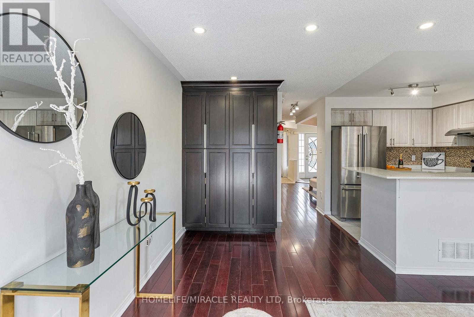 2831 Westbury Court, Mississauga, Ontario  L5M 6B4 - Photo 13 - W12820414