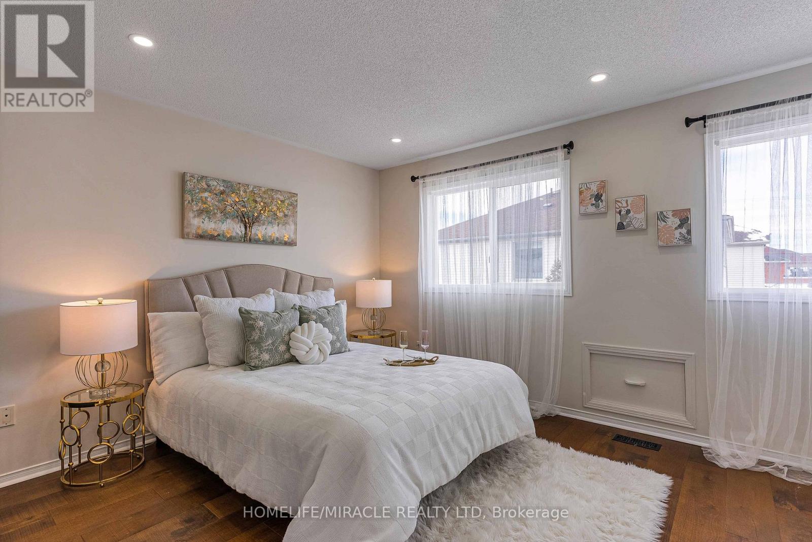 2831 Westbury Court, Mississauga, Ontario  L5M 6B4 - Photo 18 - W12820414