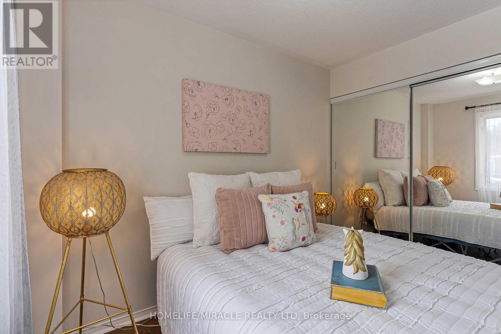 2831 Westbury Court, Mississauga, Ontario  L5M 6B4 - Photo 29 - W12820414