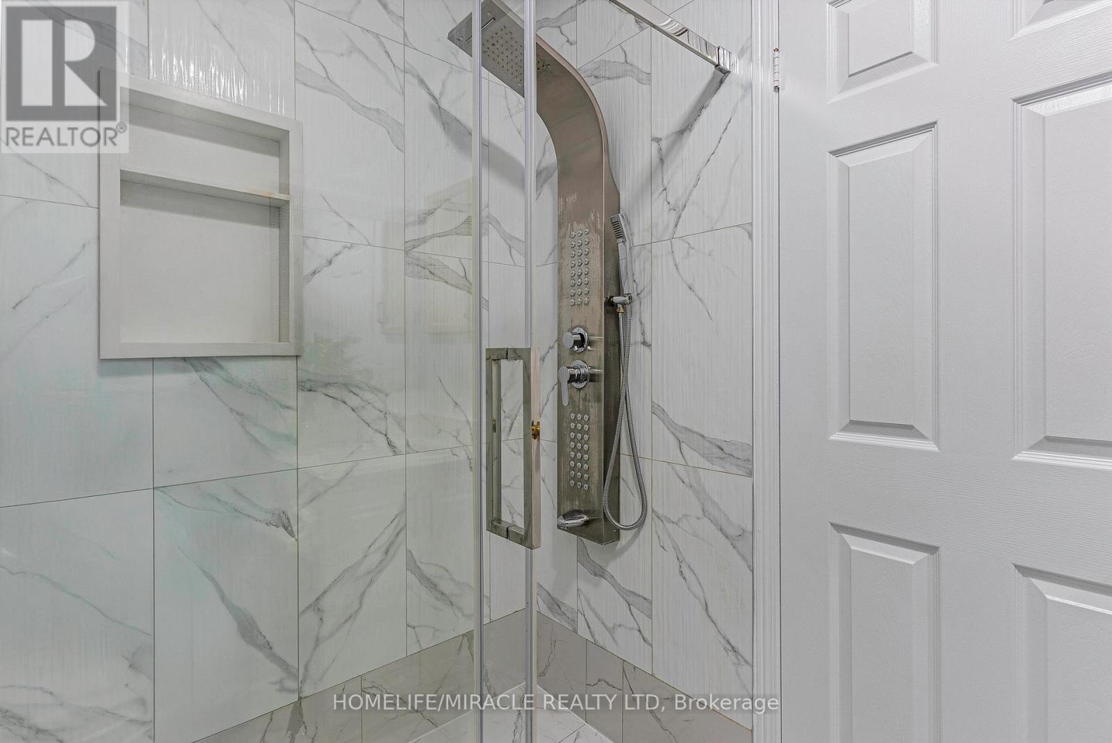 2831 Westbury Court, Mississauga, Ontario  L5M 6B4 - Photo 31 - W12820414