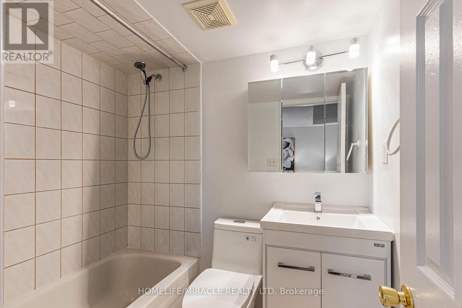 2831 Westbury Court, Mississauga, Ontario  L5M 6B4 - Photo 37 - W12820414