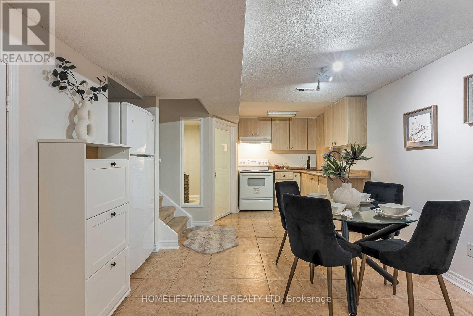 2831 Westbury Court, Mississauga, Ontario  L5M 6B4 - Photo 40 - W12820414