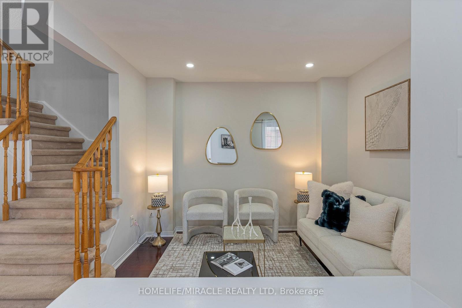 2831 Westbury Court, Mississauga, Ontario  L5M 6B4 - Photo 5 - W12820414