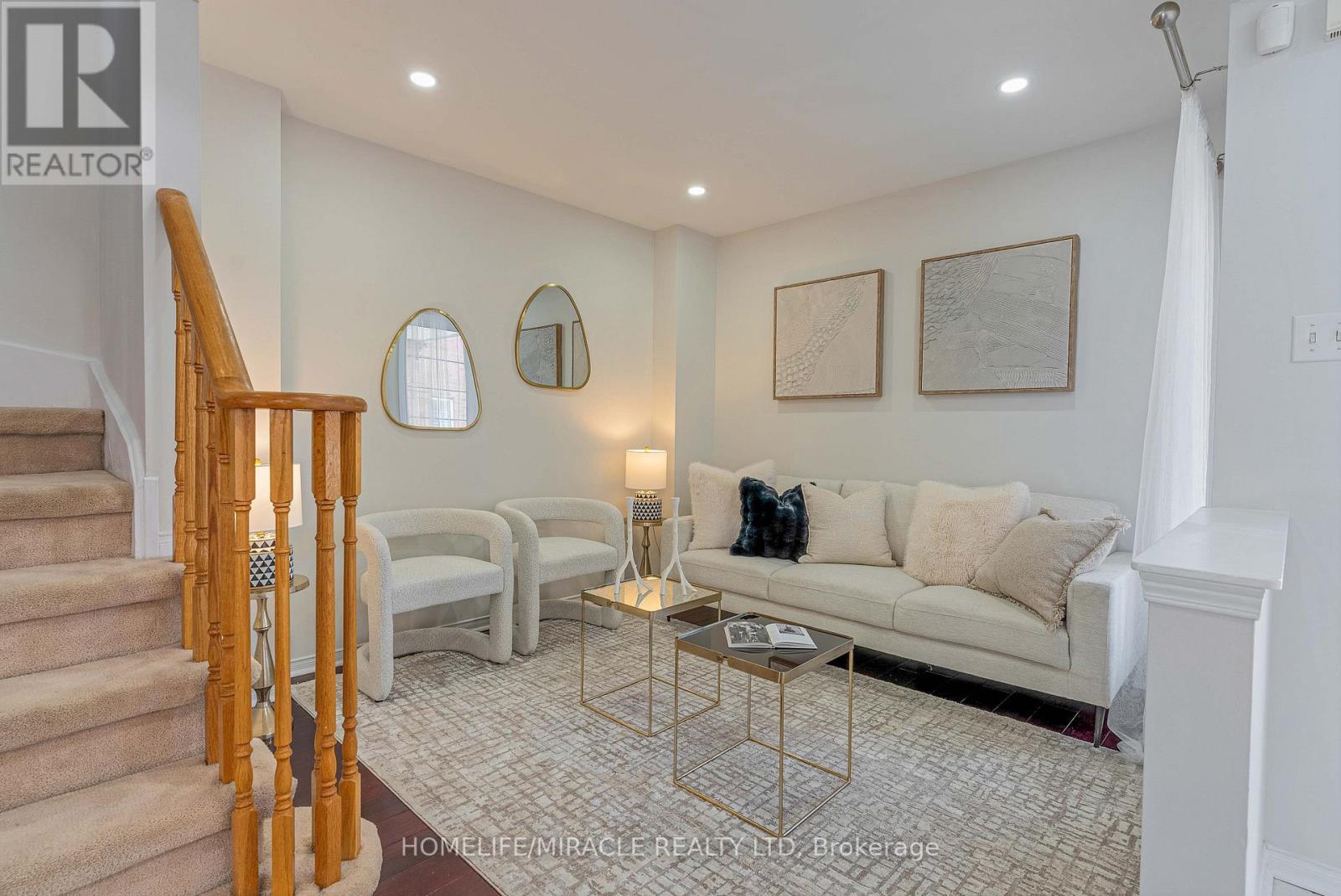 2831 Westbury Court, Mississauga, Ontario  L5M 6B4 - Photo 6 - W12820414