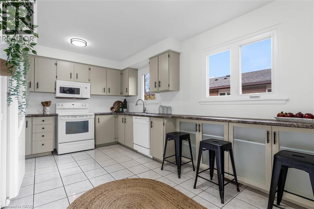 3096 Palmer Drive, Burlington, Ontario  L7M 1S9 - Photo 4 - 40789397