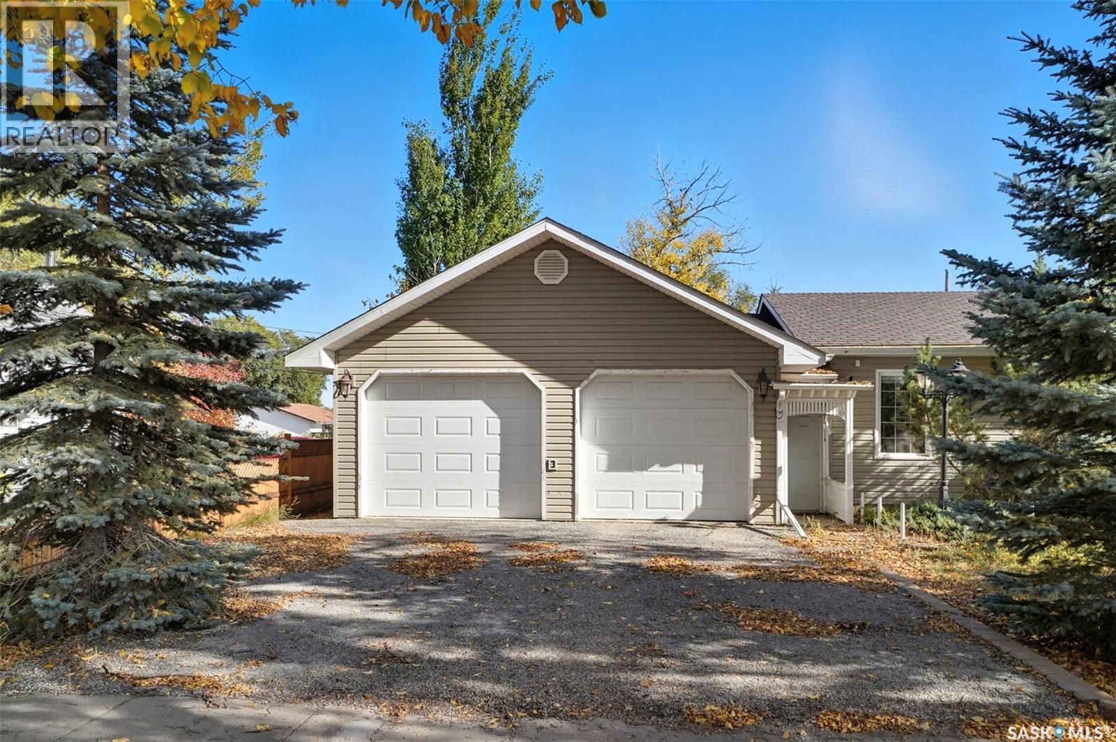 122 Main Street, Radisson, Saskatchewan  S0K 3L0 - Photo 2 - SK020314