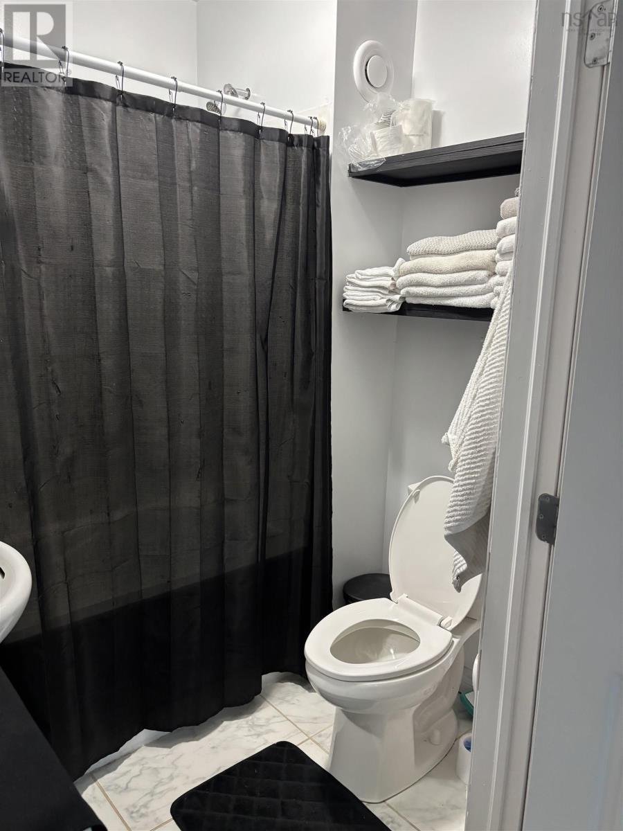 18 Royalty Street, Truro, Nova Scotia  B2N 1S9 - Photo 8 - 202601820