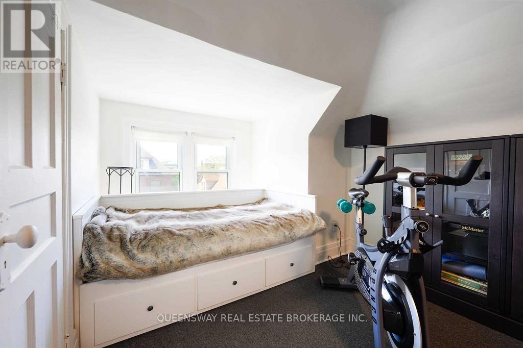 Upper - 17 Fairholt Road S, Hamilton, Ontario  L8M 2T2 - Photo 13 - X12820204