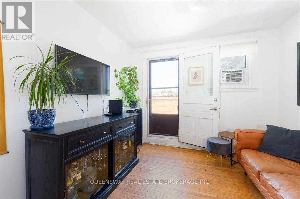 Upper - 17 Fairholt Road S, Hamilton, Ontario  L8M 2T2 - Photo 6 - X12820204