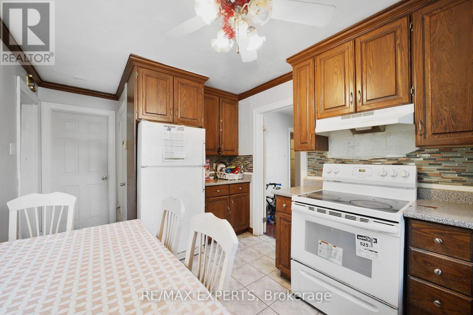 6198 Delaware Street, Niagara Falls, Ontario  L2G 2E8 - Photo 15 - X12820206