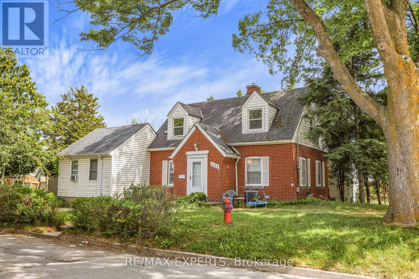 6198 Delaware Street, Niagara Falls, Ontario  L2G 2E8 - Photo 3 - X12820206