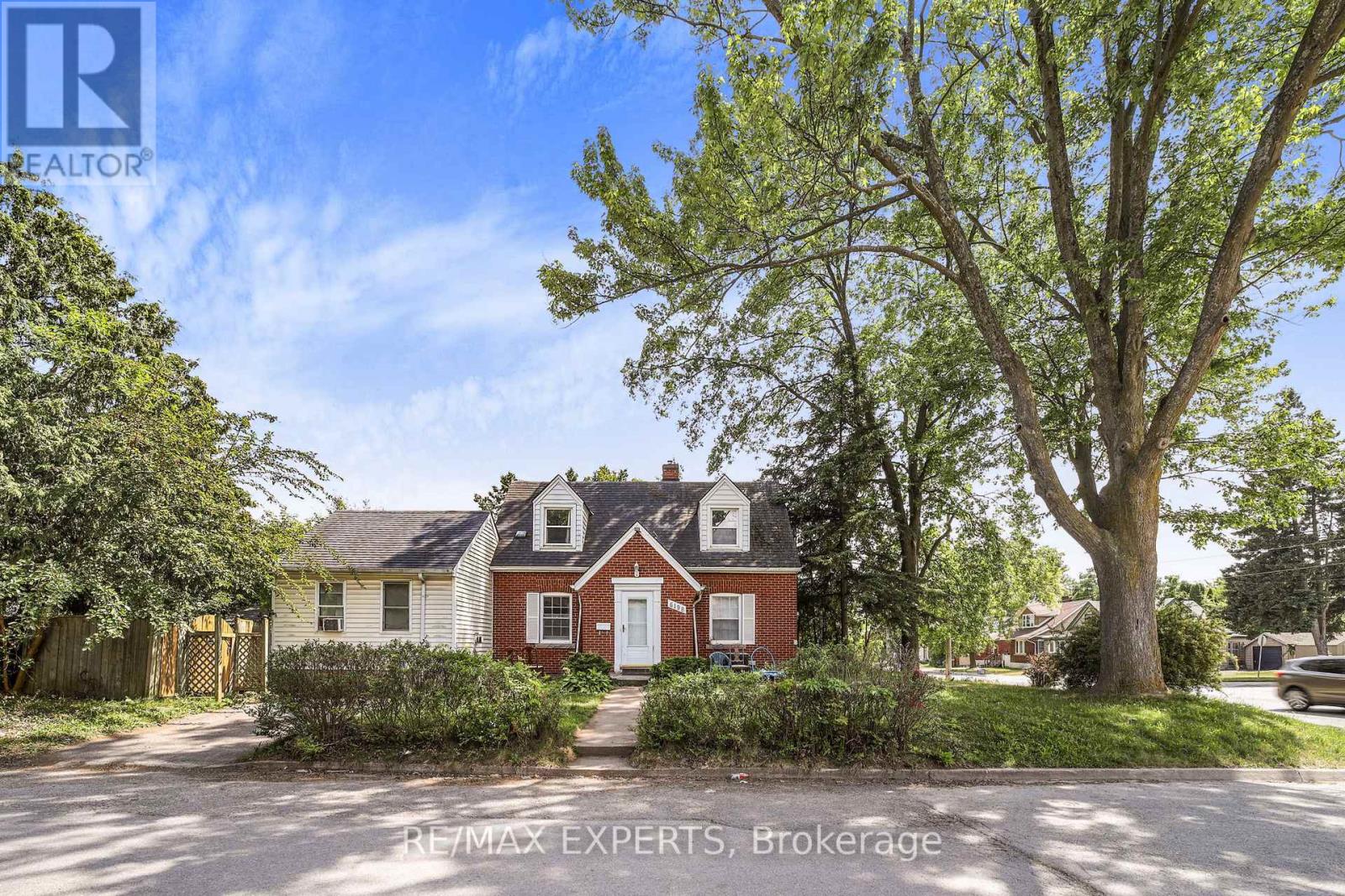 6198 Delaware Street, Niagara Falls, Ontario  L2G 2E8 - Photo 5 - X12820206