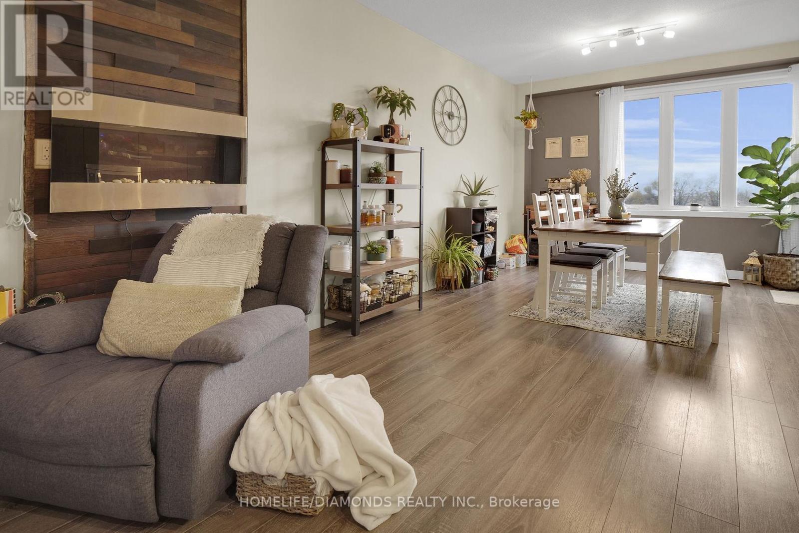 985 West Village Square, London North, Ontario  N6H 5J9 - Photo 14 - X12820232