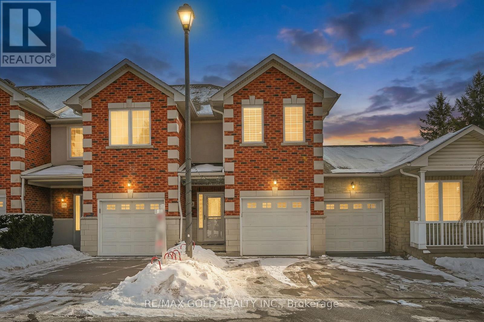 9 - 81 Valridge Drive, Hamilton, Ontario  L9G 5B7 - Photo 3 - X12820264