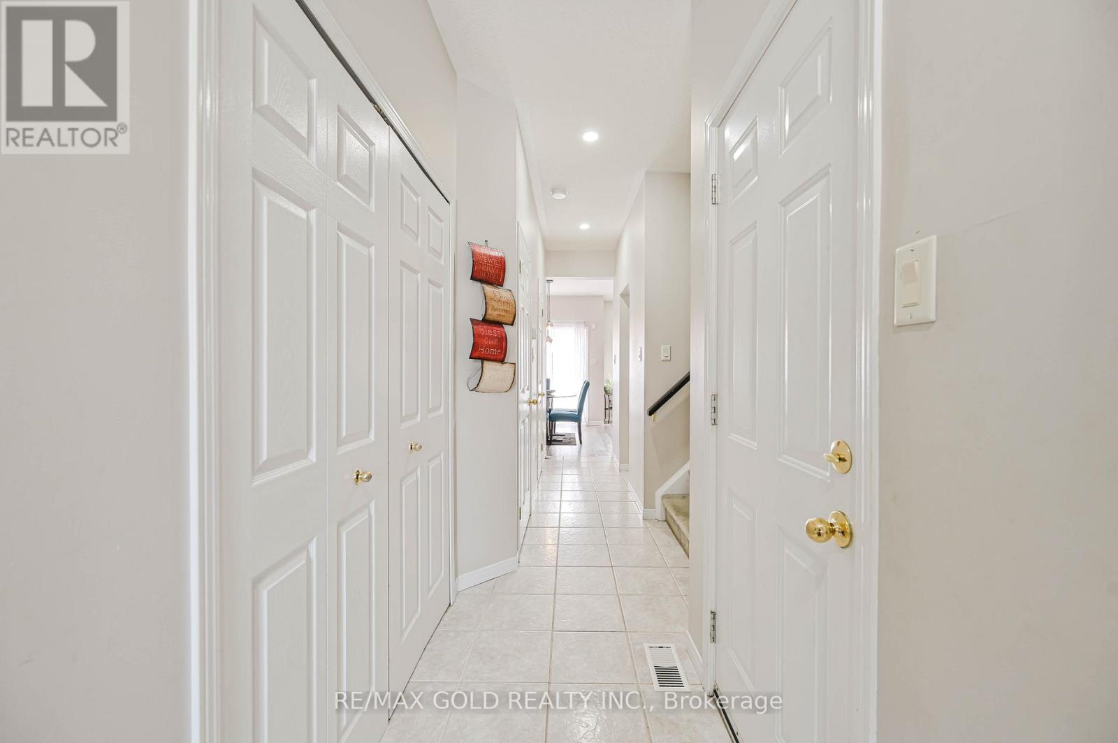 9 - 81 Valridge Drive, Hamilton, Ontario  L9G 5B7 - Photo 7 - X12820264