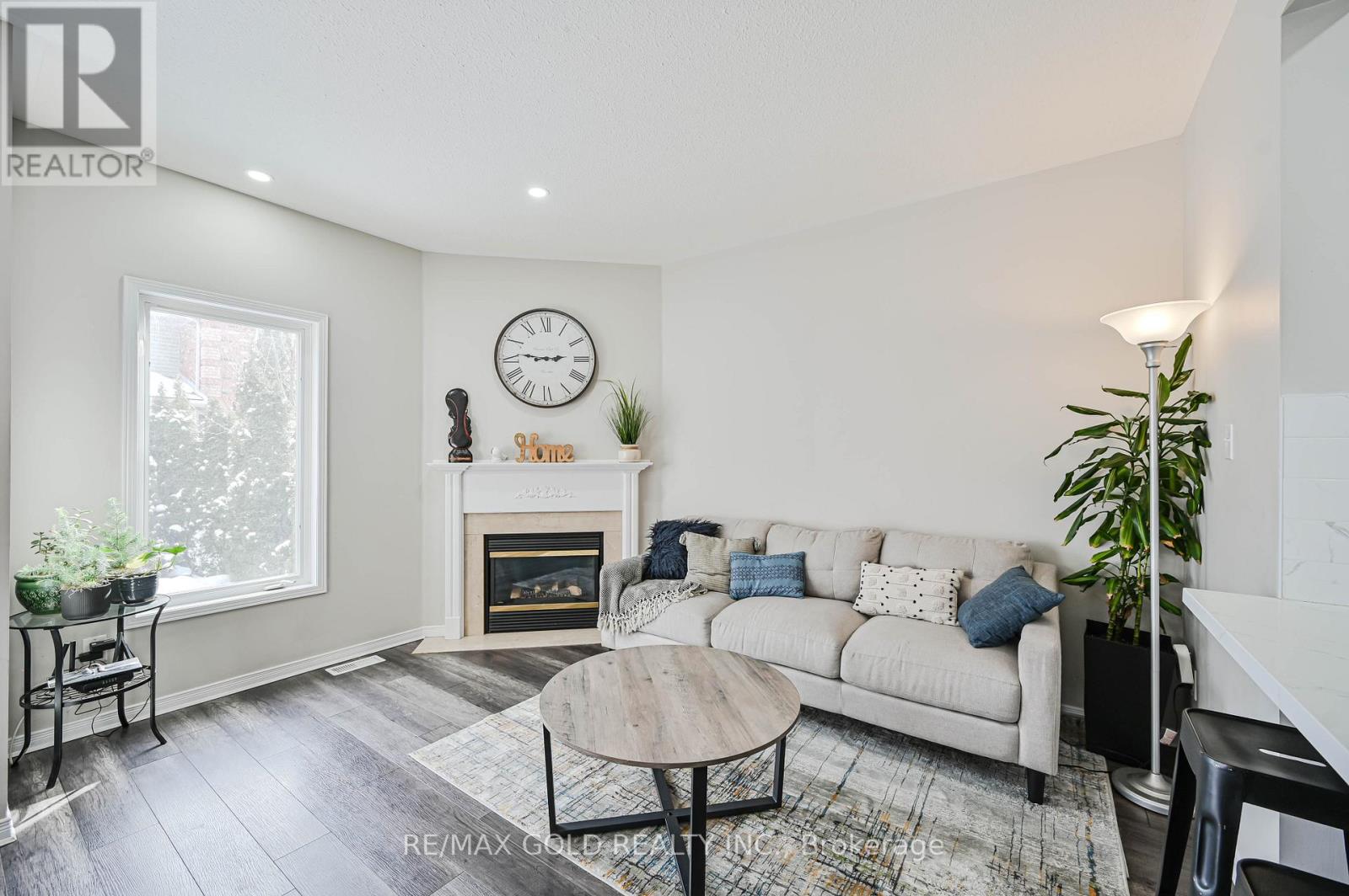 9 - 81 Valridge Drive, Hamilton, Ontario  L9G 5B7 - Photo 8 - X12820264