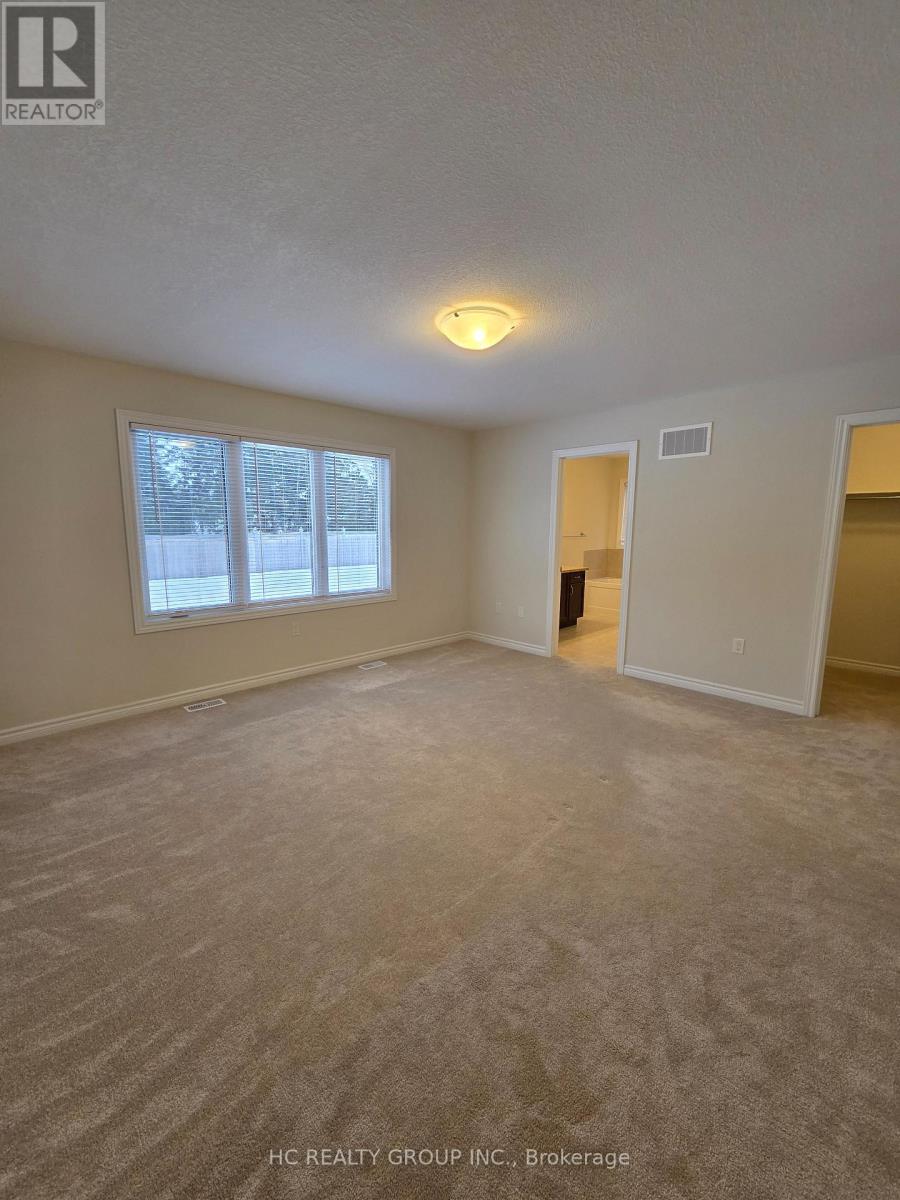 355 Mceachern Lane, Gravenhurst, Ontario  P1P 0H8 - Photo 10 - X12820346