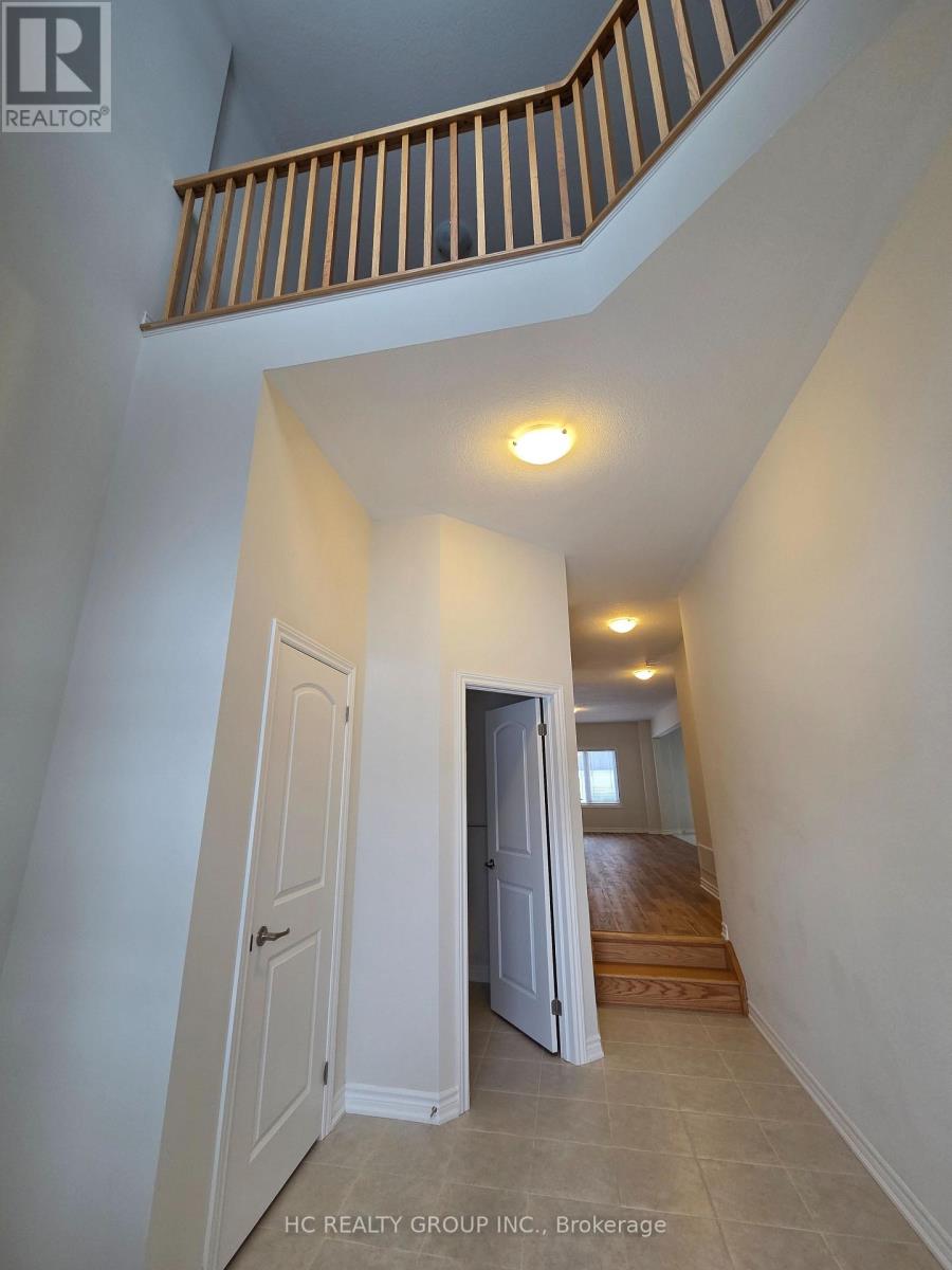 355 Mceachern Lane, Gravenhurst, Ontario  P1P 0H8 - Photo 2 - X12820346