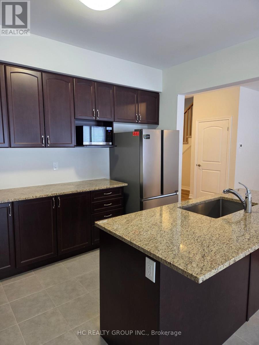 355 Mceachern Lane, Gravenhurst, Ontario  P1P 0H8 - Photo 4 - X12820346