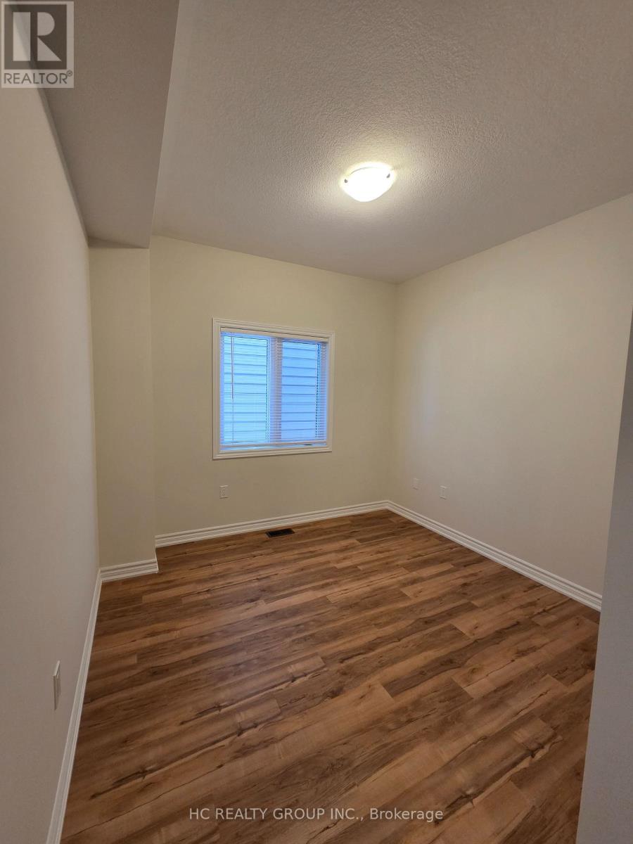 355 Mceachern Lane, Gravenhurst, Ontario  P1P 0H8 - Photo 7 - X12820346