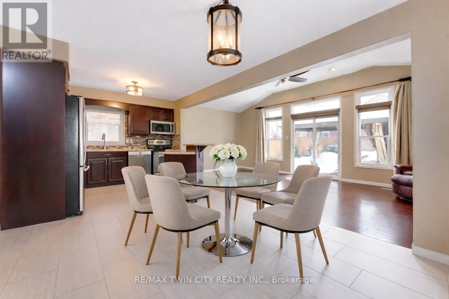 505 Snowdrop Court, Kitchener, Ontario  N2E 4G4 - Photo 10 - X12820352