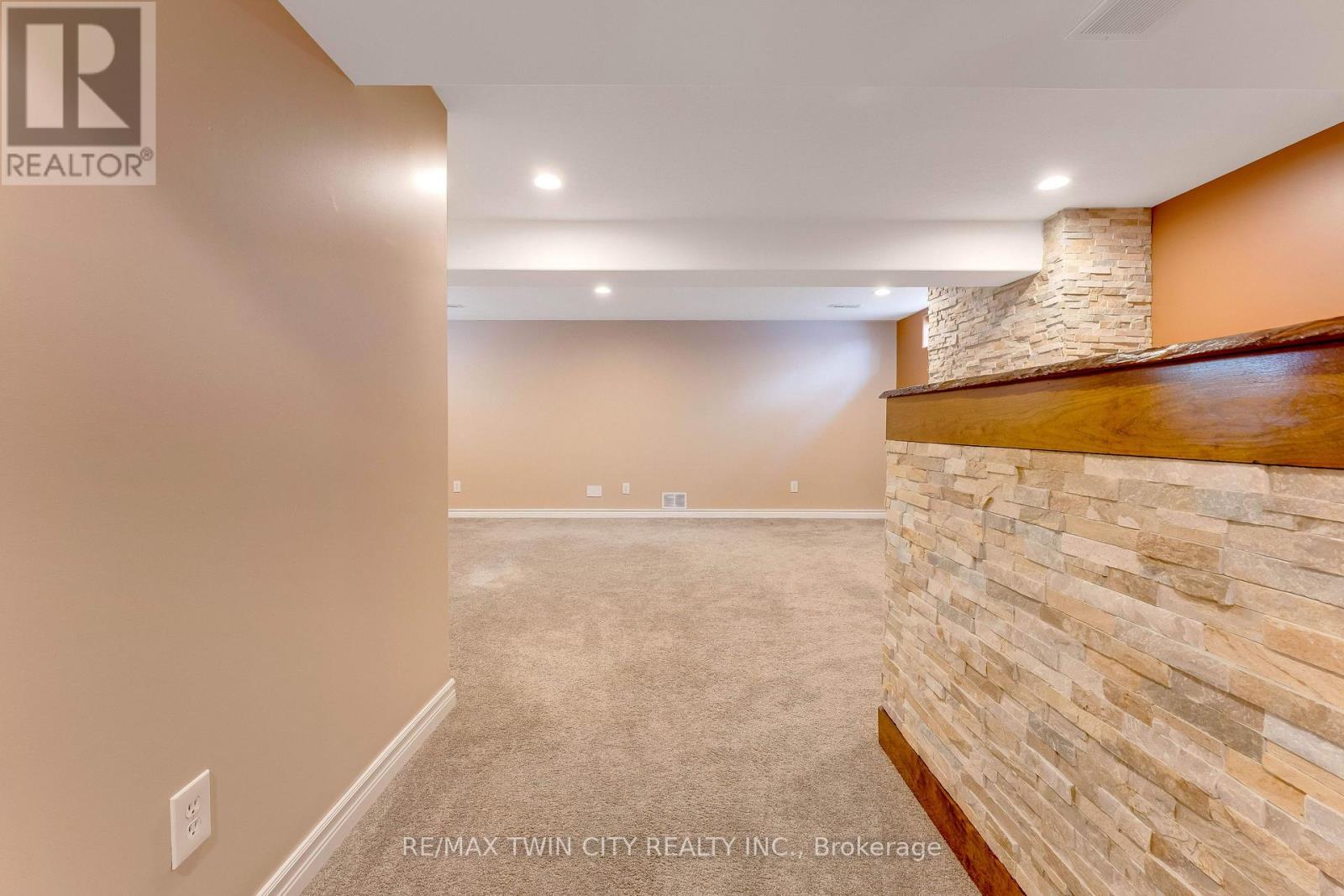 505 Snowdrop Court, Kitchener, Ontario  N2E 4G4 - Photo 28 - X12820352