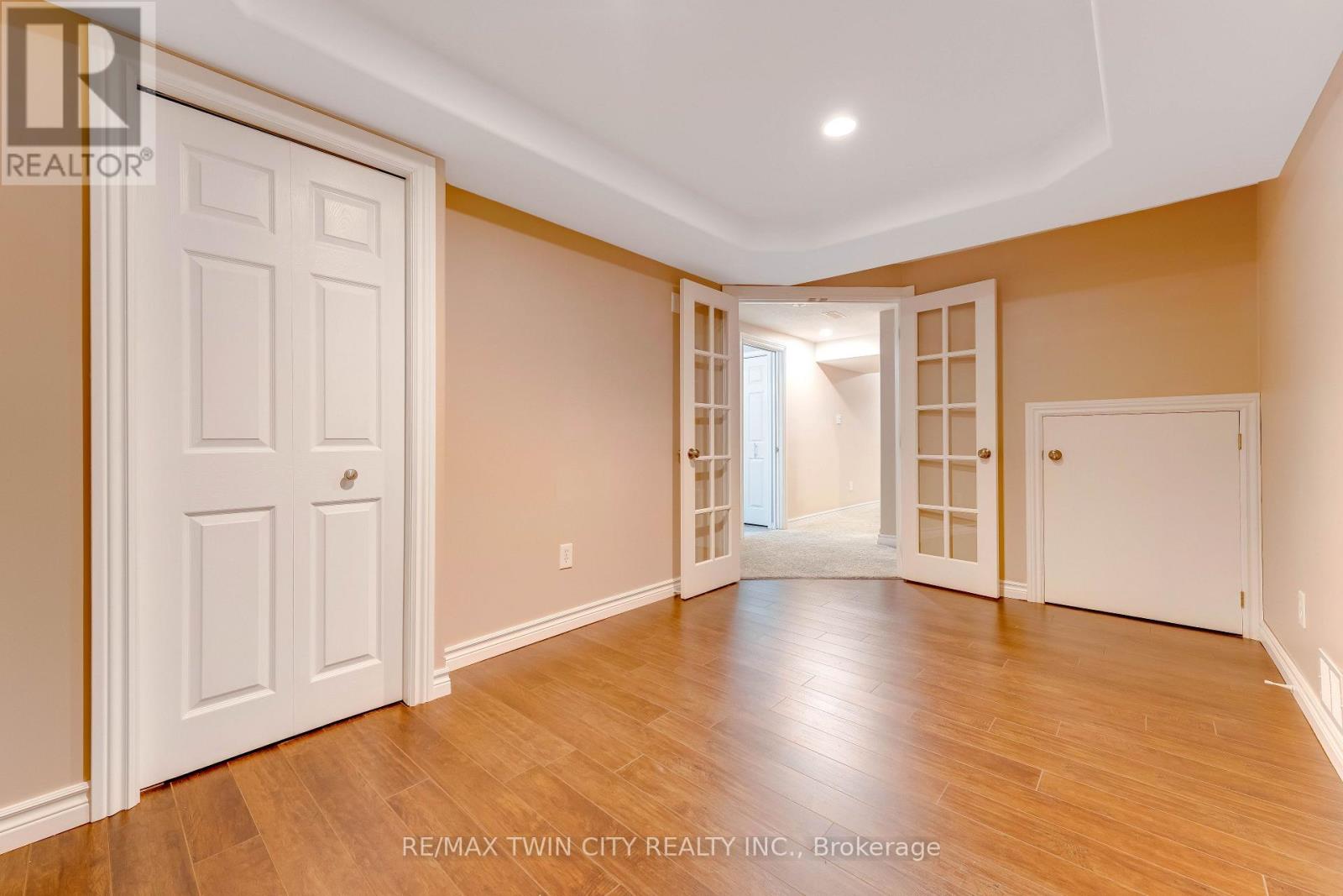 505 Snowdrop Court, Kitchener, Ontario  N2E 4G4 - Photo 37 - X12820352