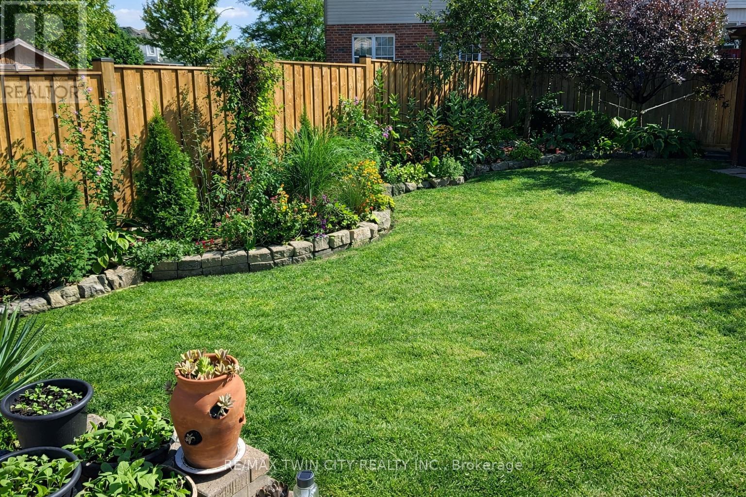 505 Snowdrop Court, Kitchener, Ontario  N2E 4G4 - Photo 41 - X12820352