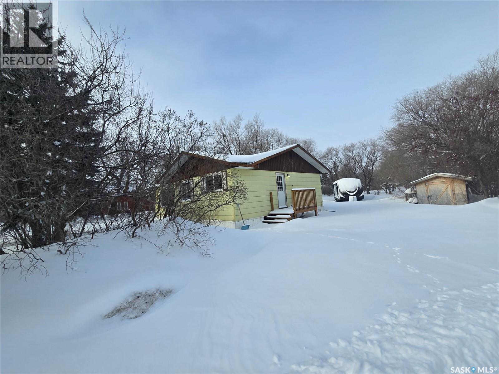 35 James Street, Kisbey, Saskatchewan  S0C 1L0 - Photo 3 - SK029153