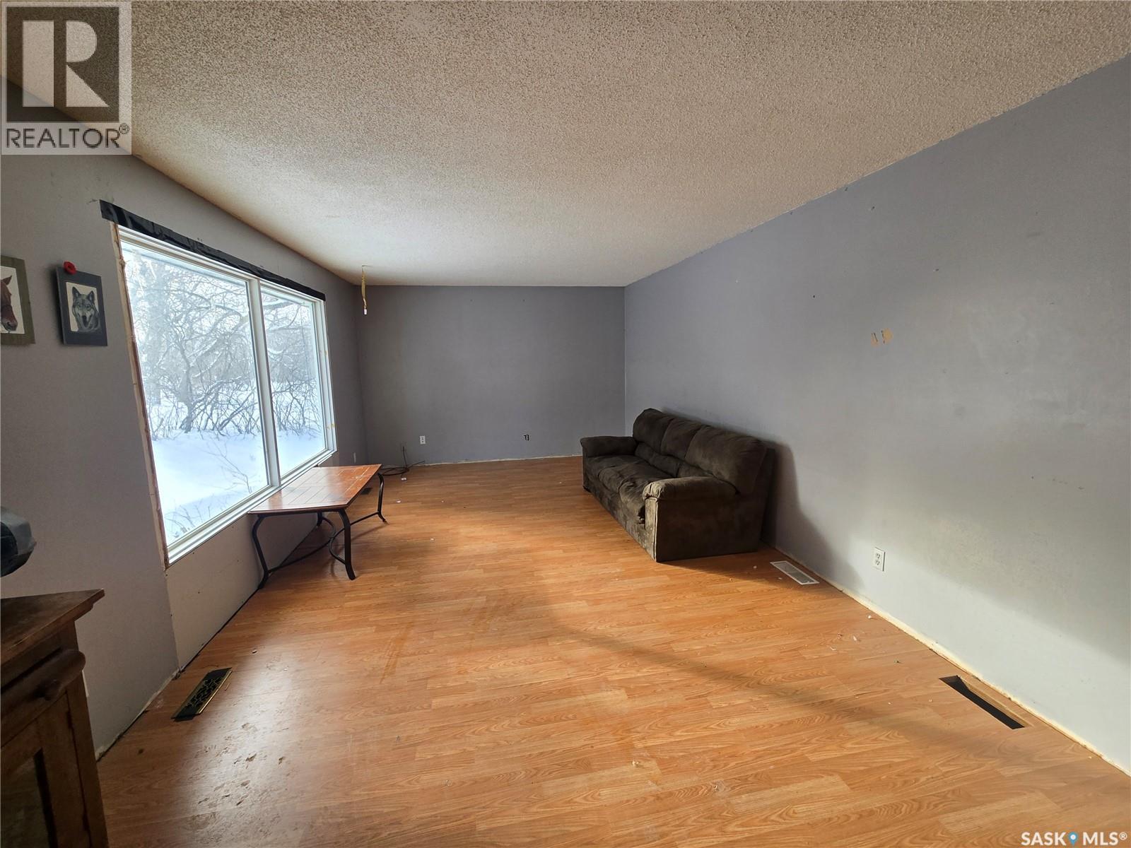 35 James Street, Kisbey, Saskatchewan  S0C 1L0 - Photo 9 - SK029153